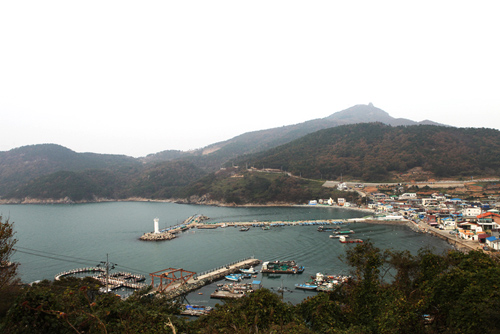 숭어들이로 알려진 가덕도 대항마을 전경