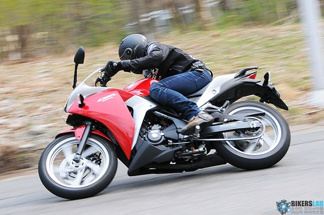 혼다, CBR250R 전측면