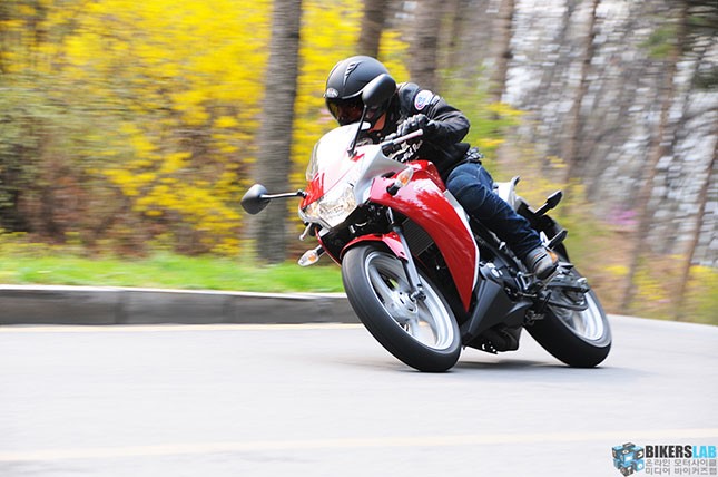 혼다, CBR250R 전측면3
