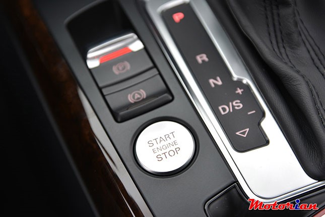 아우디 A5 스포트백 2.0 TDI  기어 레버