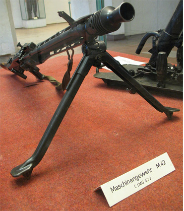 오스트리아의 호헨잘츠부르크성에 전시된 MG42 <출처: (cc) Andrew Bossi>